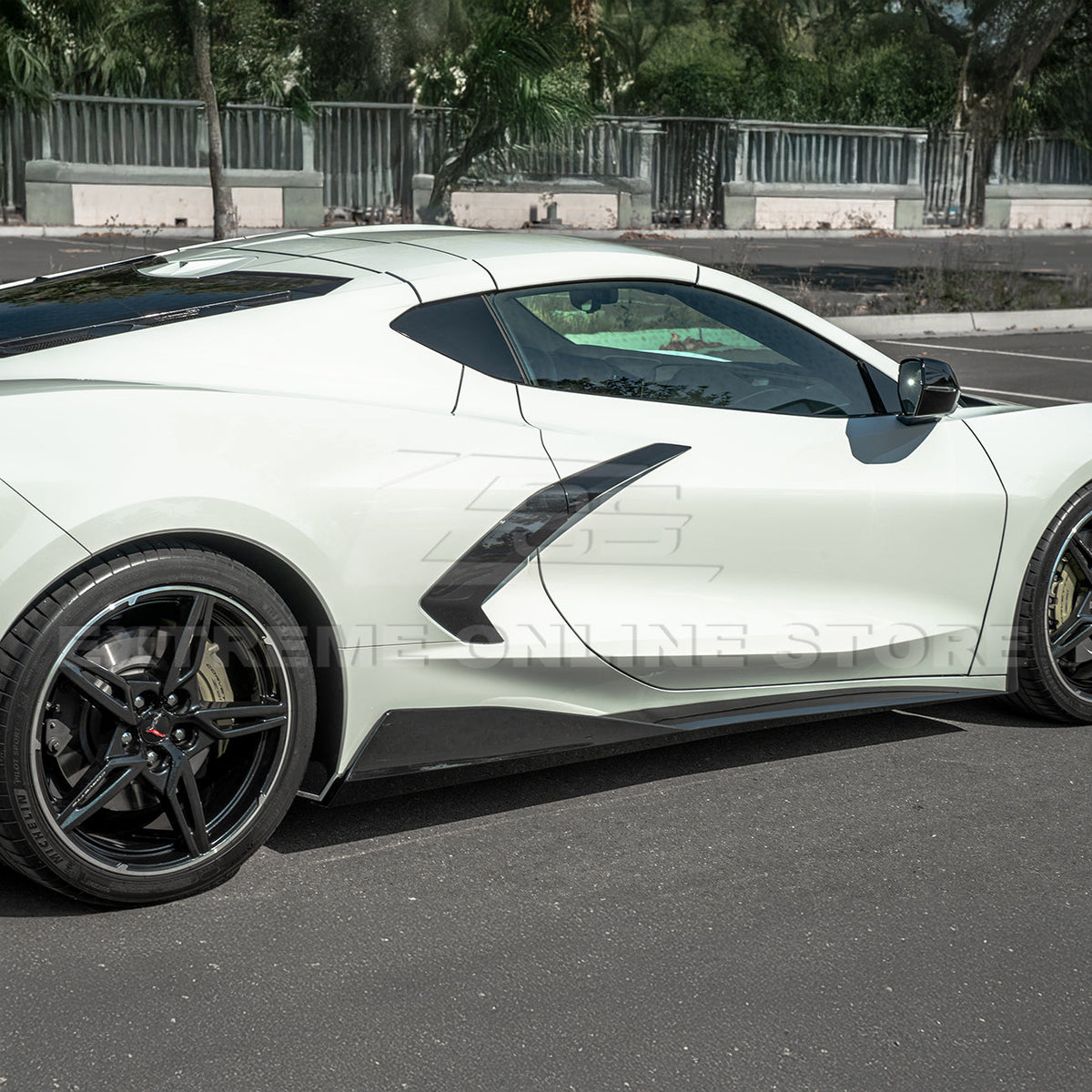 Chevrolet Corvette C8 DRY CARBON FIBER 5VM Side Skirts image 32