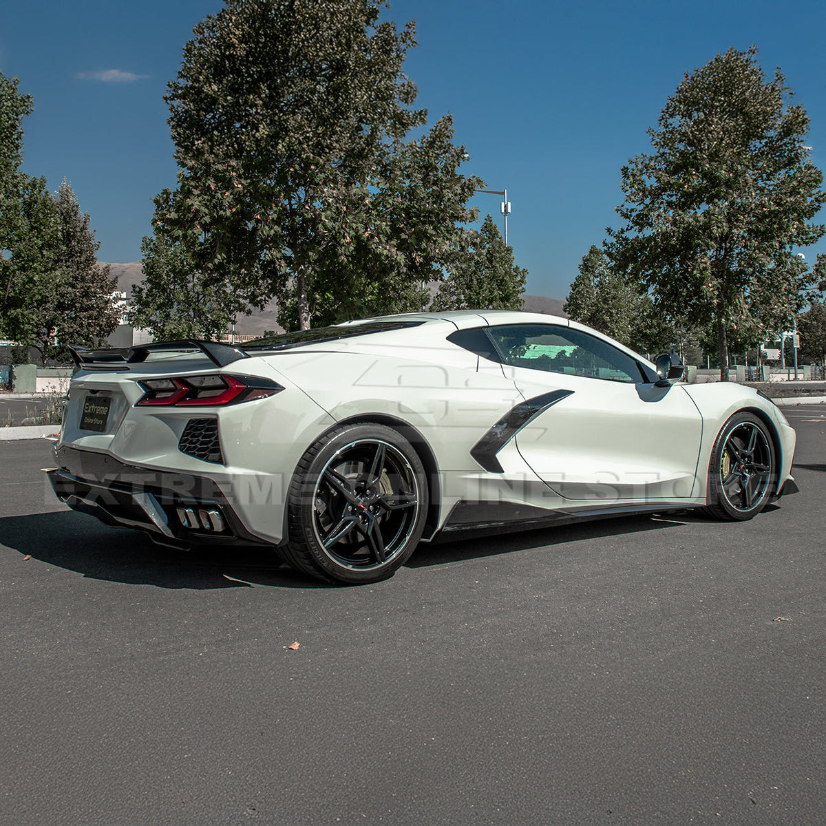 Chevrolet Corvette C8 DRY CARBON FIBER 5VM Side Skirts image 31