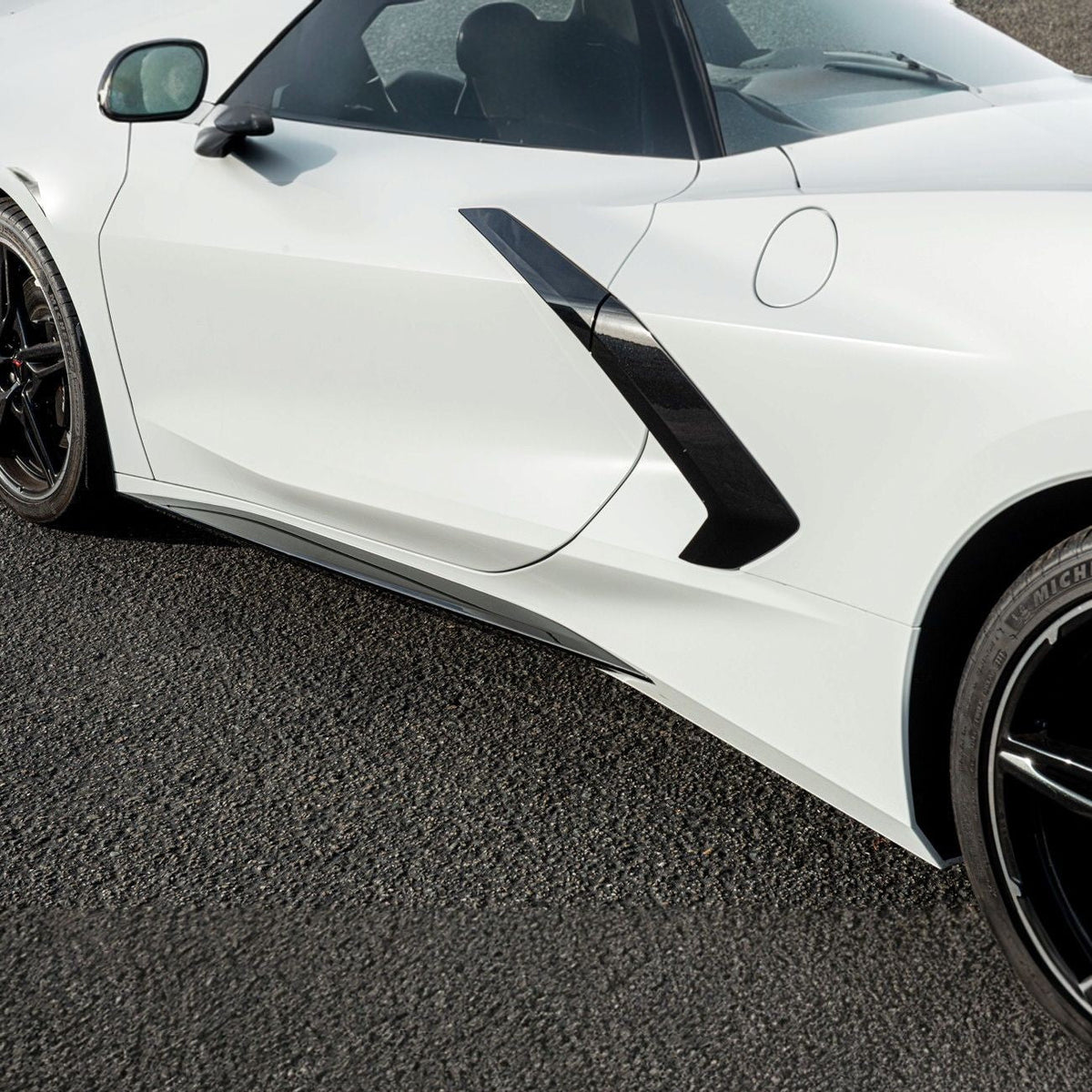 Chevrolet Corvette C8 Z51 Package Side Skirts image 56