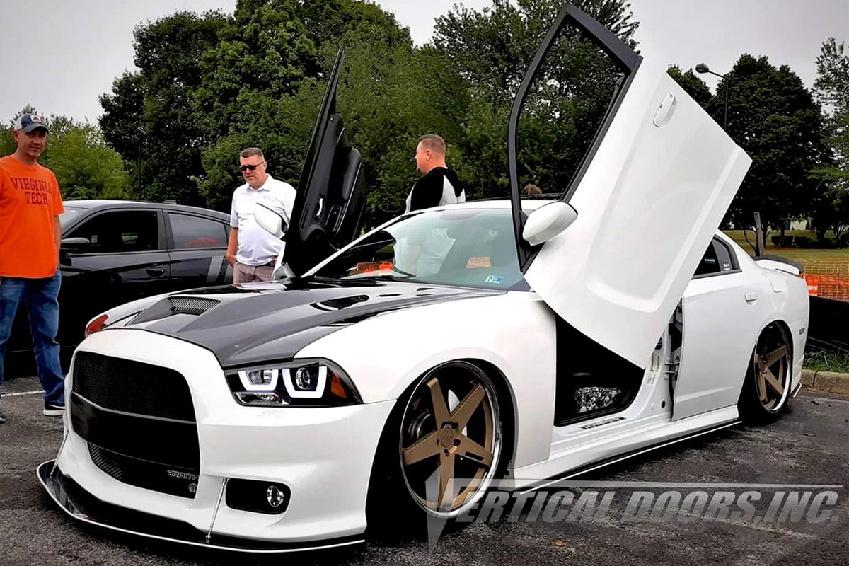 Dodge Charger 2005-2010 Vertical Doors Kit image 2