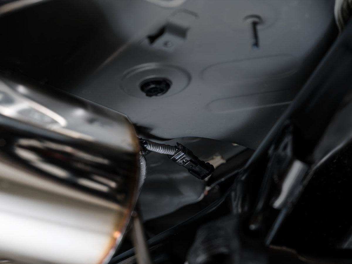 AWE Touring Edition Exhaust for FL5 Civic Type R - Triple Diamond Black Tips image 13